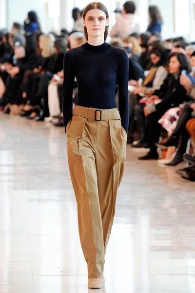 Look 7